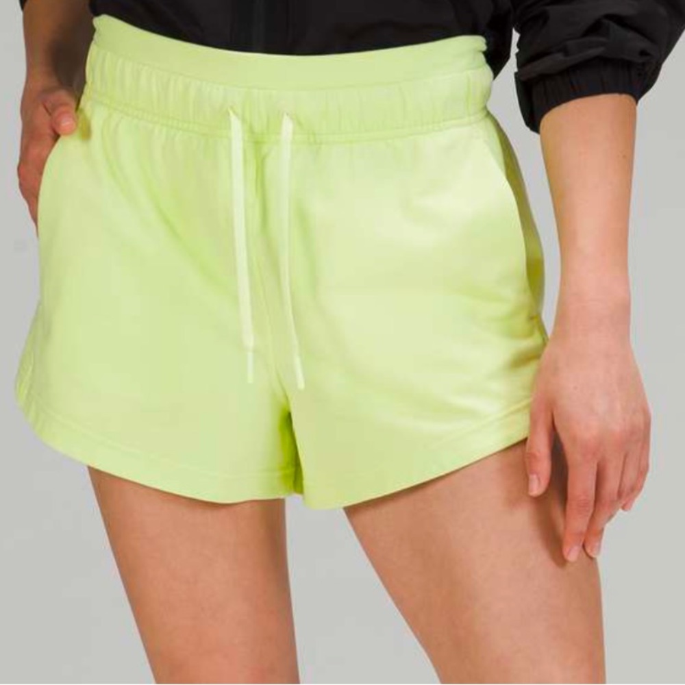 💚💛Crispin Green💛💚 Inner Glow Short